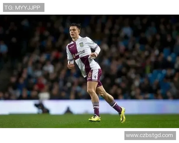 足球背头球星的经典瞬间与场上风采分析揭秘 足球背头球星的经典瞬间与场上风采分析揭秘